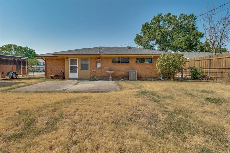 303 Merribrook Trail, Duncanville TX 75116 - Photo 23