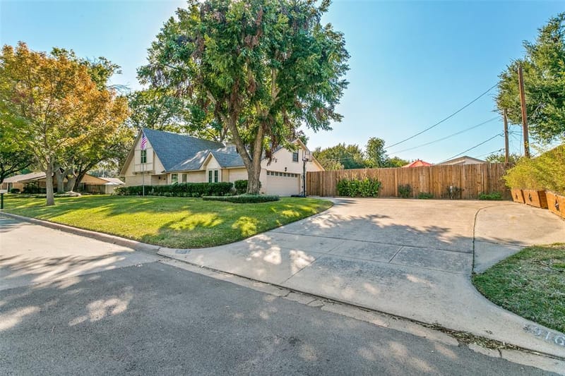 916 Willow Way, Benbrook TX 76126 - Photo 38