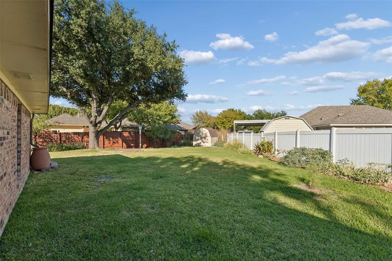 2051 Robin Hill Lane, Carrollton TX 75007 - Photo 27