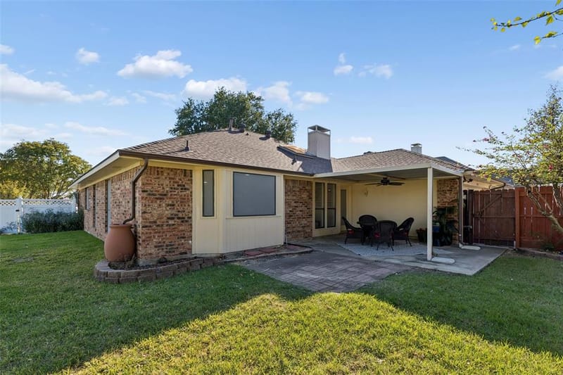 2051 Robin Hill Lane, Carrollton TX 75007 - Photo 24