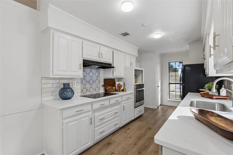 2051 Robin Hill Lane, Carrollton TX 75007 - Photo 11