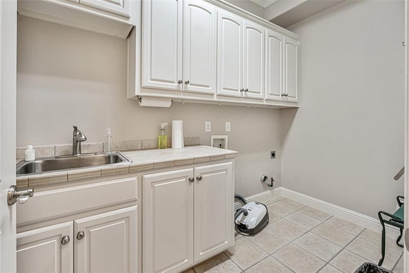 7404 Glen Albens Circle, Dallas TX 75225 - Photo 27