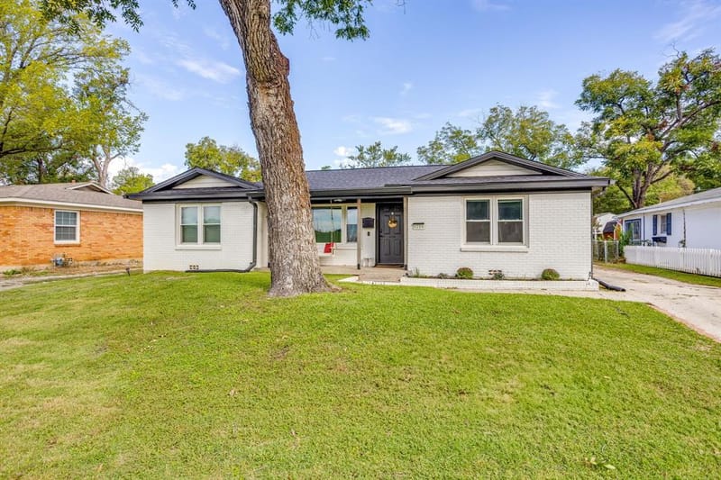 6208 Walnut Drive, Fort Worth TX 76114