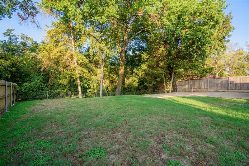 286 Larry Drive, Dallas TX 75137 - Photo 22