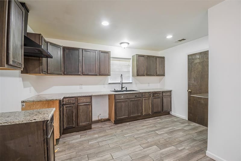 286 Larry Drive, Dallas TX 75137 - Photo 11