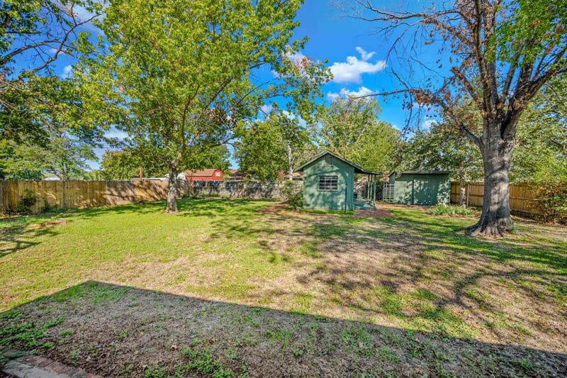 1703 Lamar Street, Mineral Wells TX 76067 - Photo 23