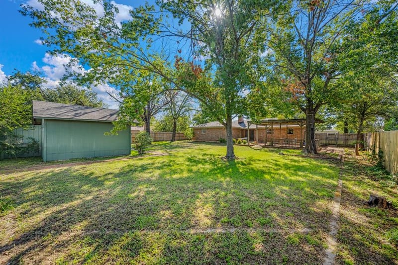 1703 Lamar Street, Mineral Wells TX 76067 - Photo 20