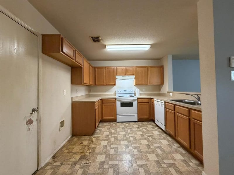10710 Edgewest Terrace, Fort Worth TX 76108 - Photo 10