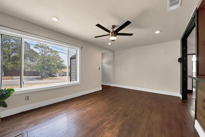 2035 Haltom Road, Haltom City TX 76117 - Photo 32