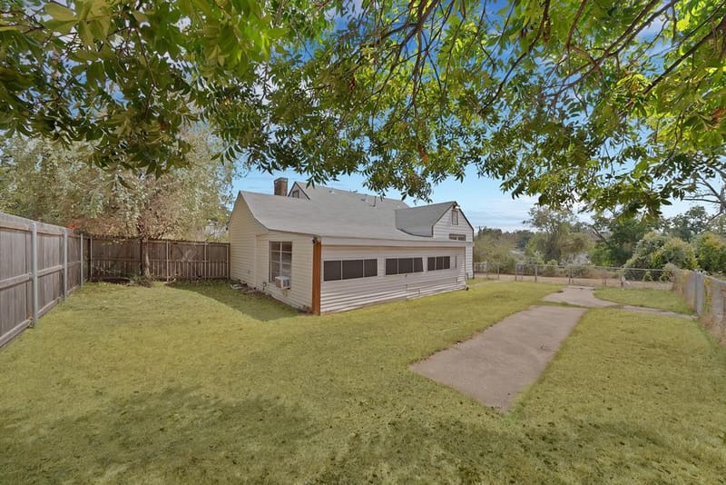 2035 Haltom Road, Haltom City TX 76117 - Photo 33