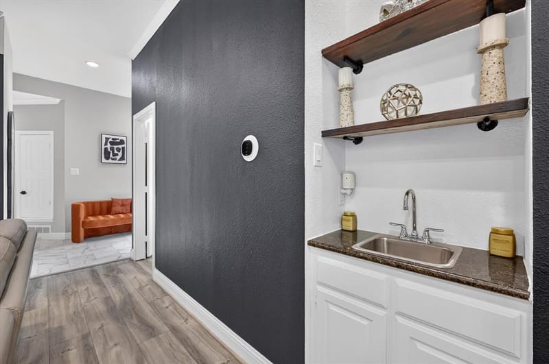 622 Crowley Road, Arlington TX 76012 - Photo 7