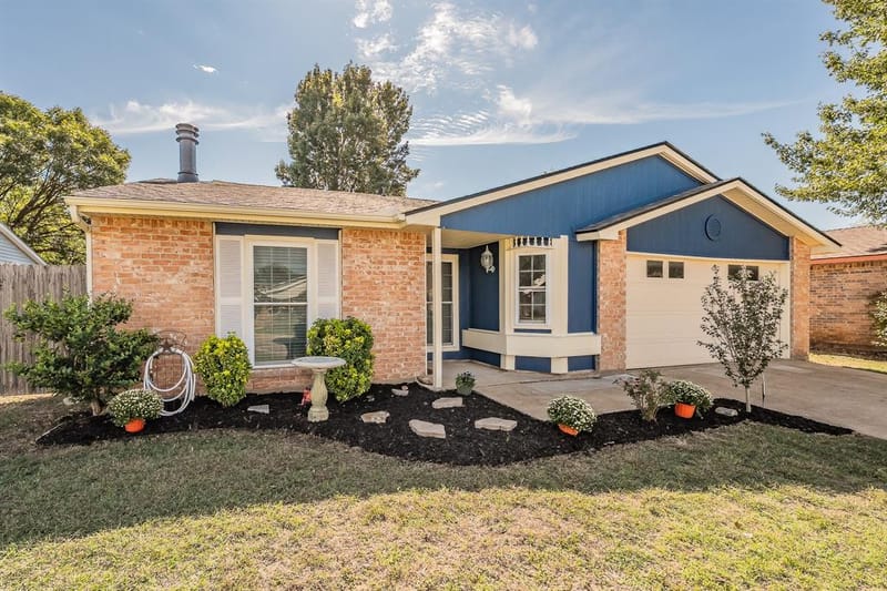 4712 China Rose Drive, Fort Worth TX 76137 - Photo 2