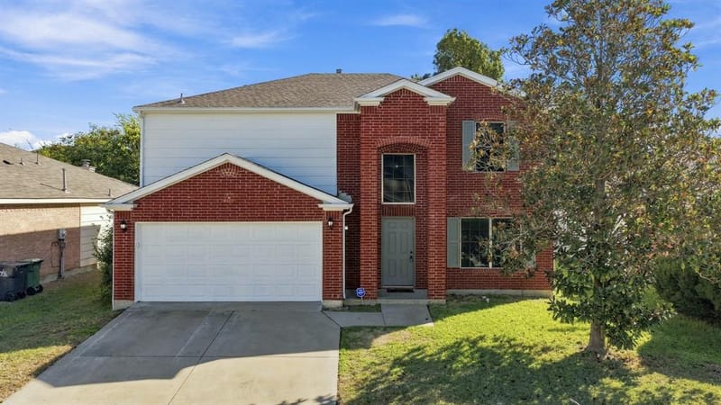 7007 Bridlewood Drive, Arlington TX 76002 - Photo 2