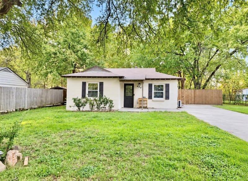404 Sands Court, White Settlement TX 76108