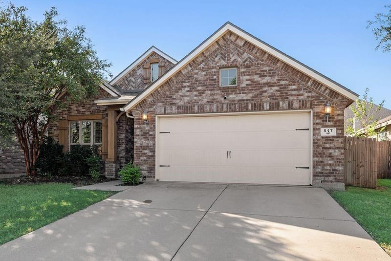 517 Goldstone Lane, Fort Worth TX 76131 - Photo 2