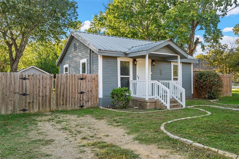 2222 Speight Avenue, Waco TX 76706 - Photo 2