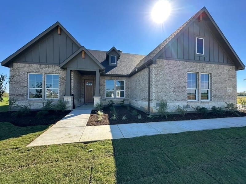 270 Horizon Road, Valley View TX 76272