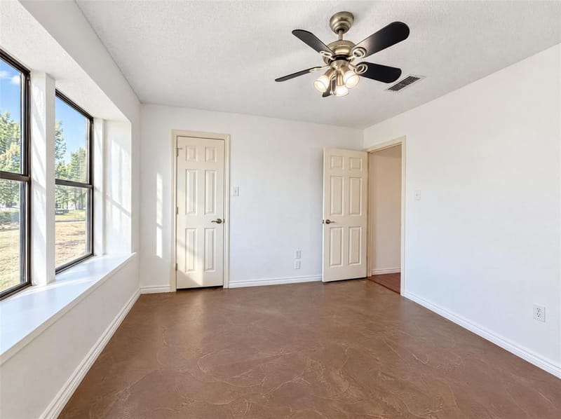 935 Thistle Ridge Lane, Arlington TX 76017 - Photo 12