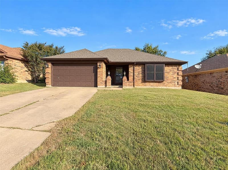 935 Thistle Ridge Lane, Arlington TX 76017