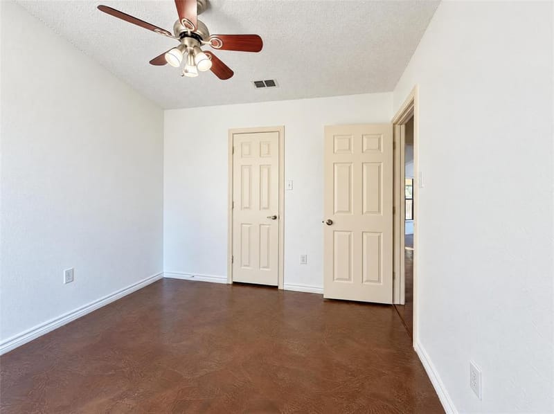 935 Thistle Ridge Lane, Arlington TX 76017 - Photo 10