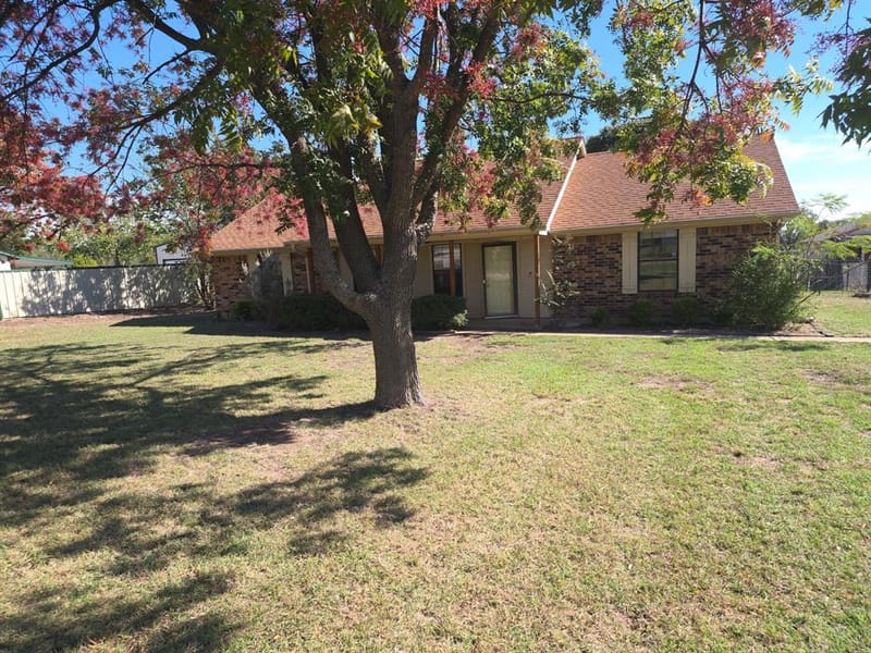 1117 Bradley Drive, Azle TX 76020 - Photo 3