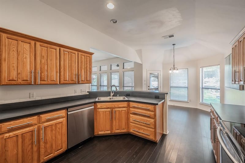 7924 Fox Chase Drive, Arlington TX 76001 - Photo 23