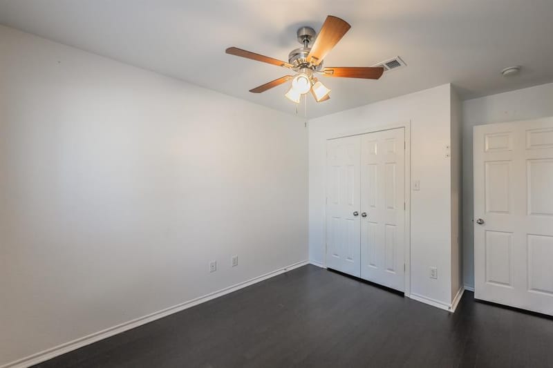 7924 Fox Chase Drive, Arlington TX 76001 - Photo 13