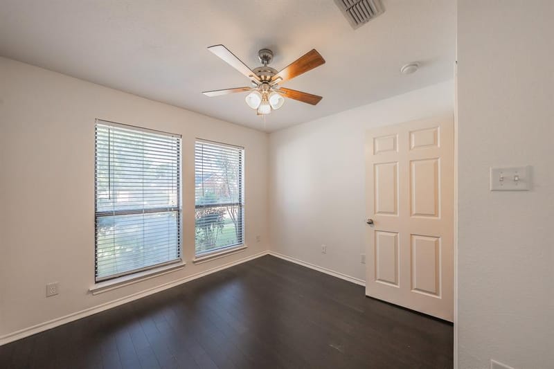 7924 Fox Chase Drive, Arlington TX 76001 - Photo 7