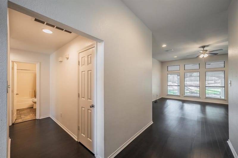 7924 Fox Chase Drive, Arlington TX 76001 - Photo 3
