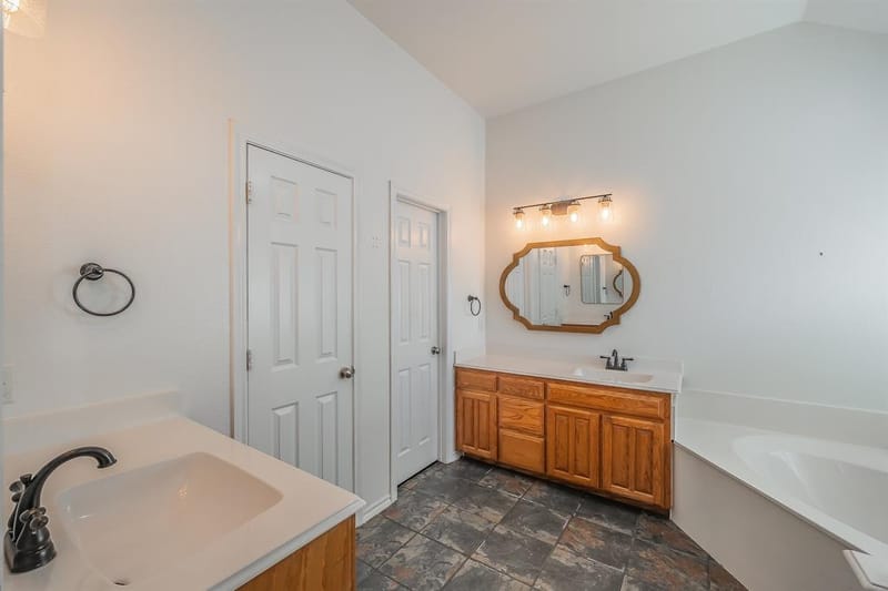 7924 Fox Chase Drive, Arlington TX 76001 - Photo 30