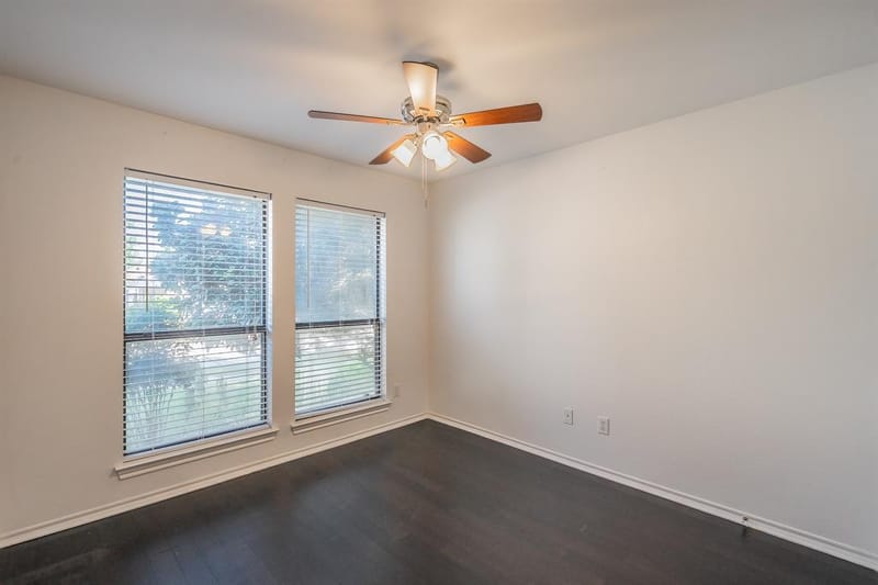 7924 Fox Chase Drive, Arlington TX 76001 - Photo 10