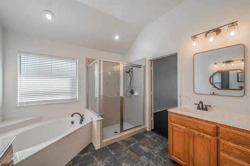 7924 Fox Chase Drive, Arlington TX 76001 - Photo 33