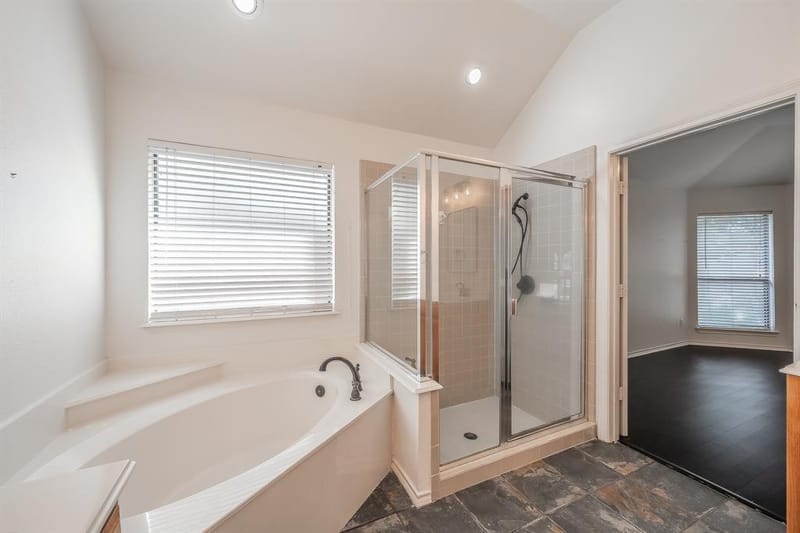 7924 Fox Chase Drive, Arlington TX 76001 - Photo 31