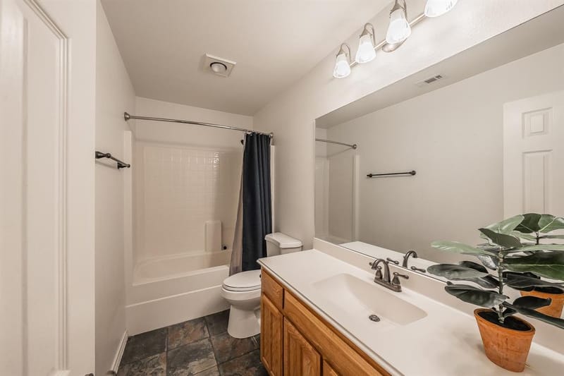 7924 Fox Chase Drive, Arlington TX 76001 - Photo 8
