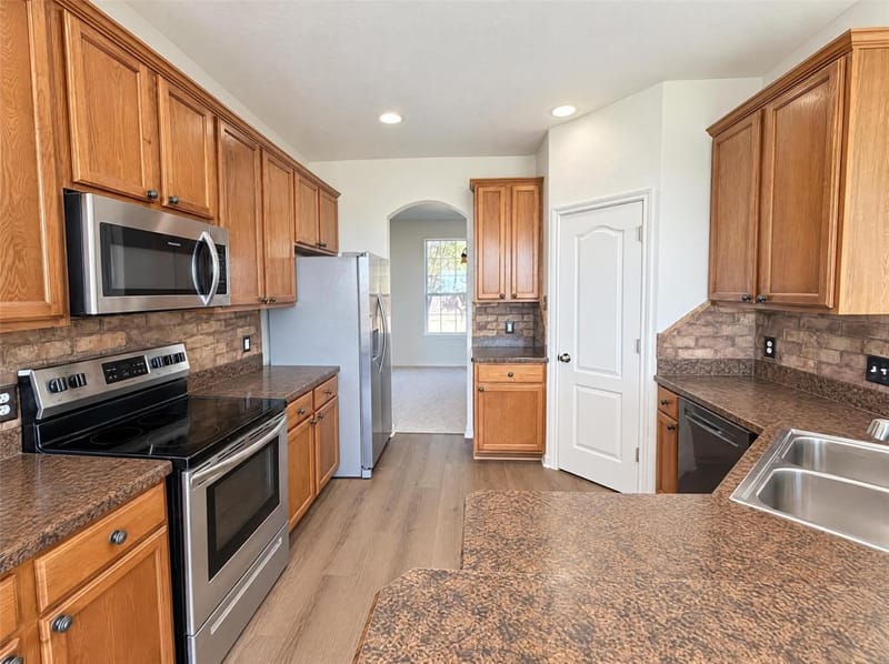 1476 Park Crest Drive, Crowley TX 76036 - Photo 7