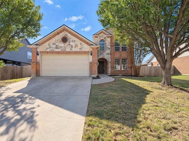 1476 Park Crest Drive, Crowley TX 76036