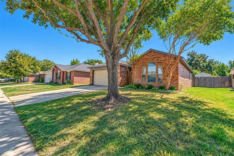 417 Candlestick Trail, Saginaw TX 76179 - Photo 33