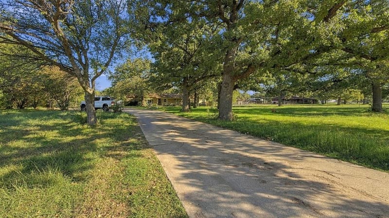 2815 McPherson Road, Fort Worth TX 76140 - Photo 2