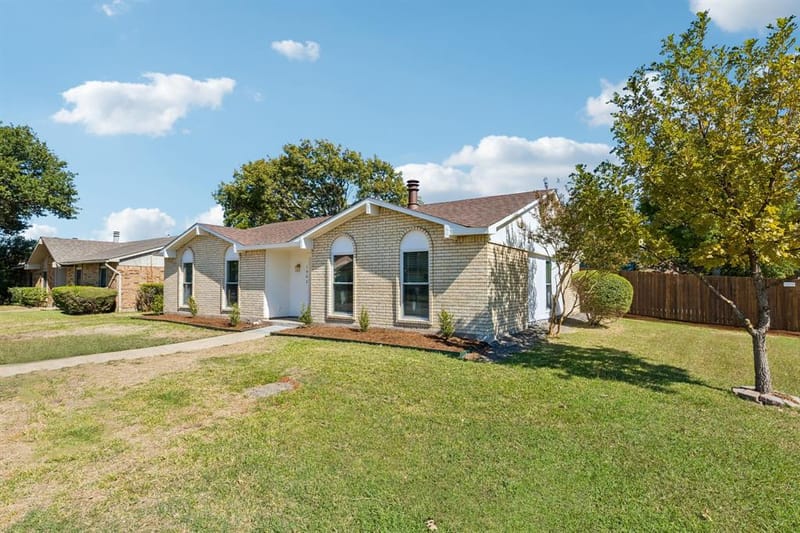 1902 Edna Smith Drive, Garland TX 75040 - Photo 3