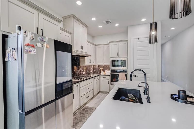 3112 Cliff Swallow Lane, Arlington TX 76005 - Photo 5