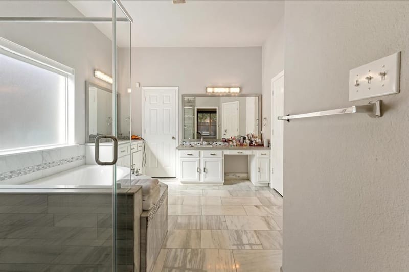 10404 Mateo Trail, Irving TX 75063 - Photo 13