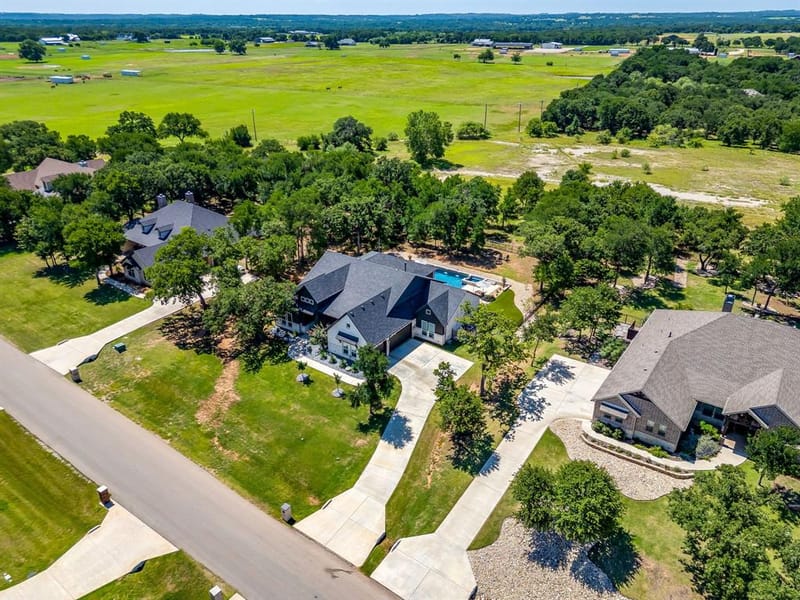 673 S Sugartree Drive, Lipan TX 76462