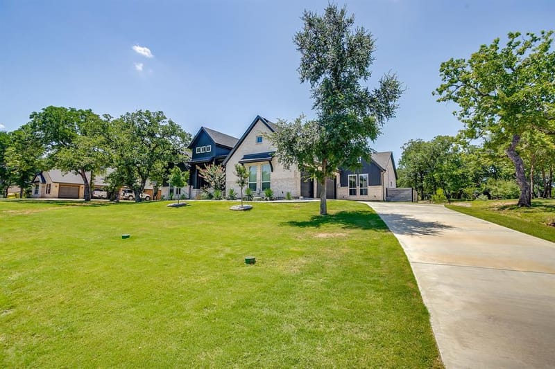 673 S Sugartree Drive, Lipan TX 76462 - Photo 4