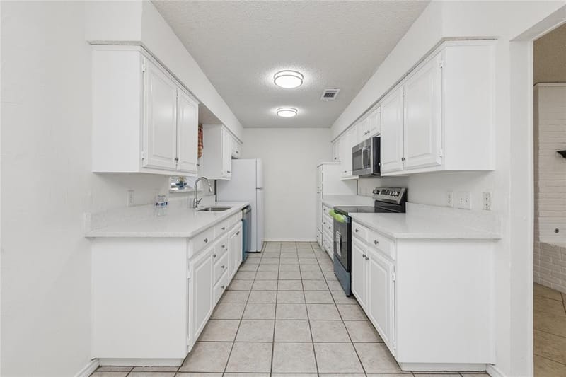 3908 Winston Drive, Denton TX 76210 - Photo 7