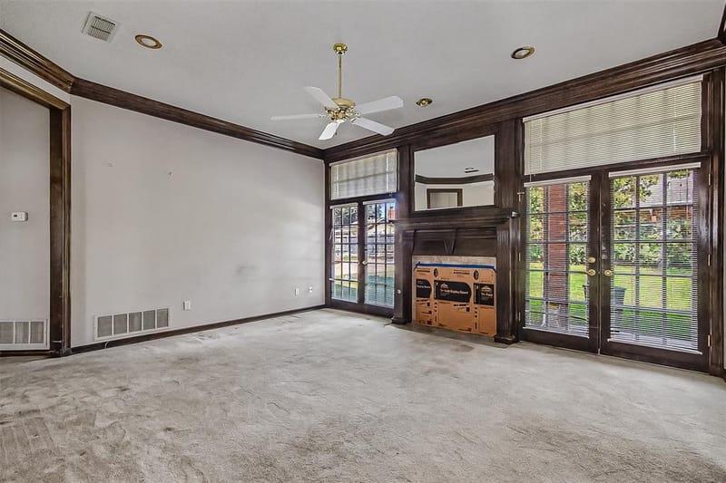 6 Grant Place, Pantego TX 76013 - Photo 17