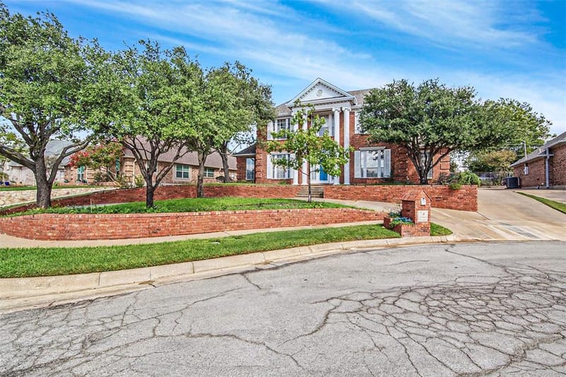 6 Grant Place, Pantego TX 76013