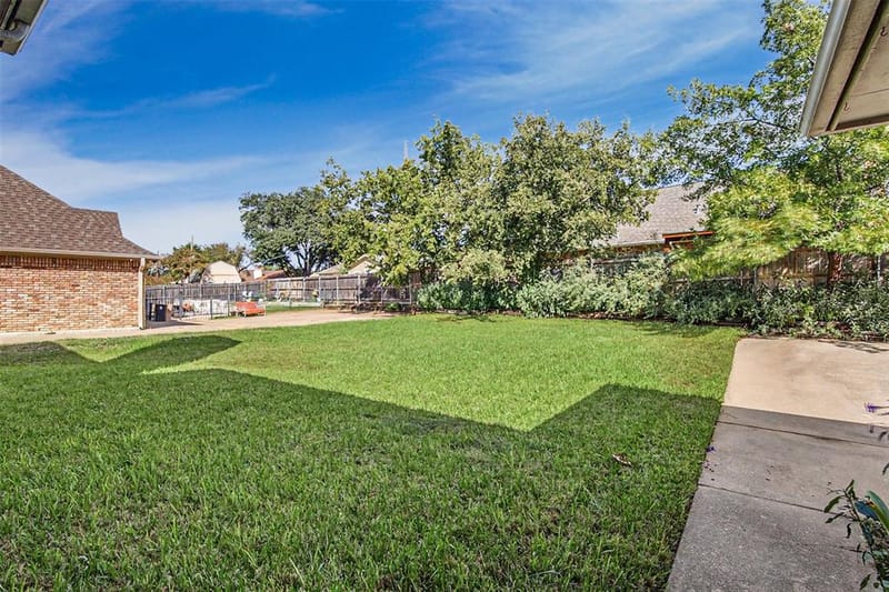 6 Grant Place, Pantego TX 76013 - Photo 14