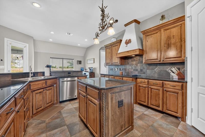 12720 Helen Road, Justin TX 76247 - Photo 9