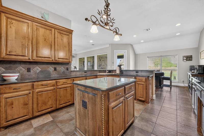 12720 Helen Road, Justin TX 76247 - Photo 10
