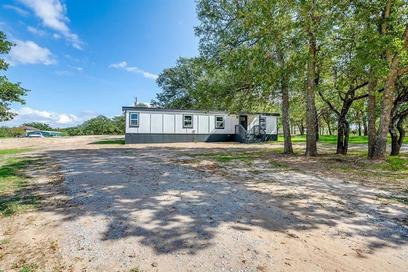 190 Salt Creek Road, Springtown TX 76082 - Photo 2